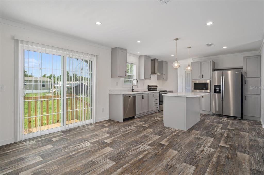 На продажу: $229,000 (3 спален, 2 ванн, 1493 Квадратных фут)