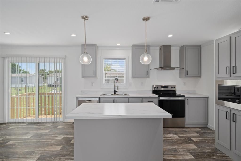 На продажу: $229,000 (3 спален, 2 ванн, 1493 Квадратных фут)