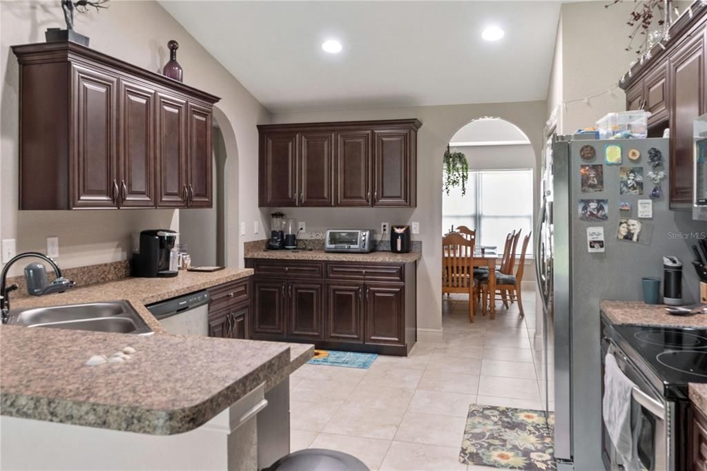 Active With Contract: $215,000 (3 beds, 2 baths, 1934 Square Feet)