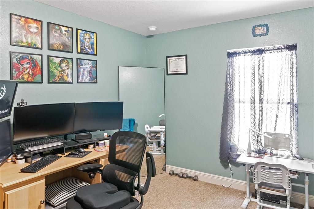 Active With Contract: $215,000 (3 beds, 2 baths, 1934 Square Feet)