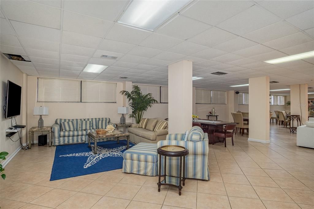 For Sale: $274,900 (2 beds, 2 baths, 1255 Square Feet)