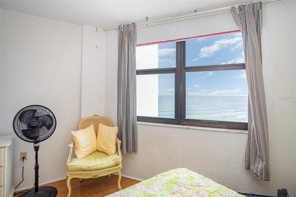 For Sale: $274,900 (2 beds, 2 baths, 1255 Square Feet)