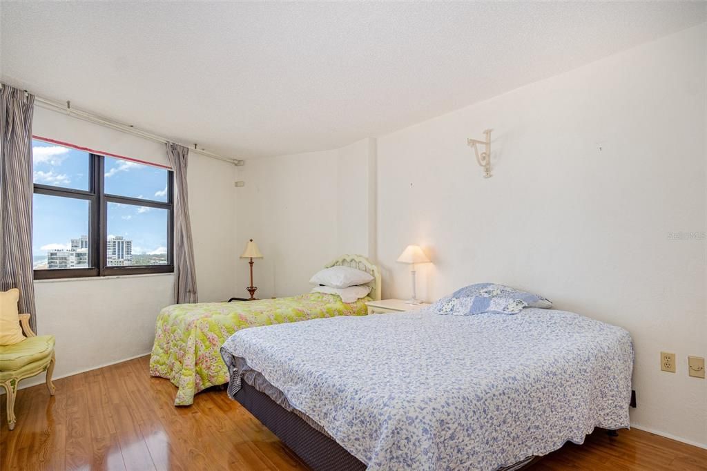 For Sale: $274,900 (2 beds, 2 baths, 1255 Square Feet)