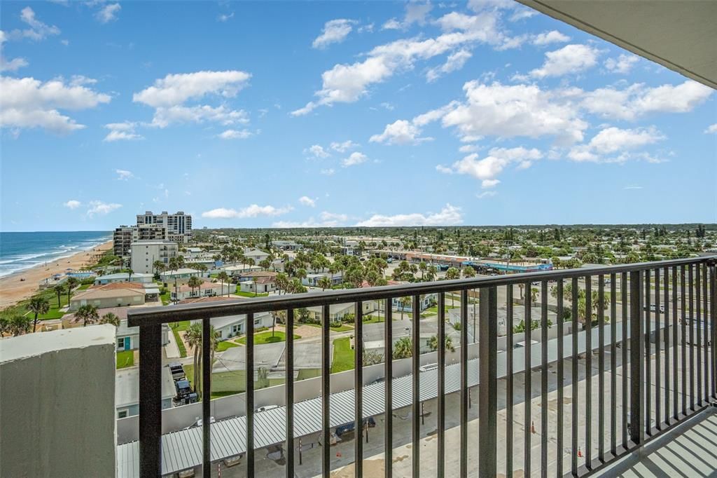 For Sale: $274,900 (2 beds, 2 baths, 1255 Square Feet)