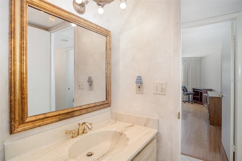 For Sale: $274,900 (2 beds, 2 baths, 1255 Square Feet)