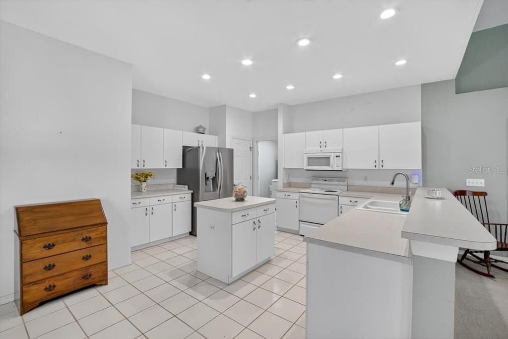 En Venta: $445,000 (4 camas, 3 baños, 2508 Pies cuadrados)