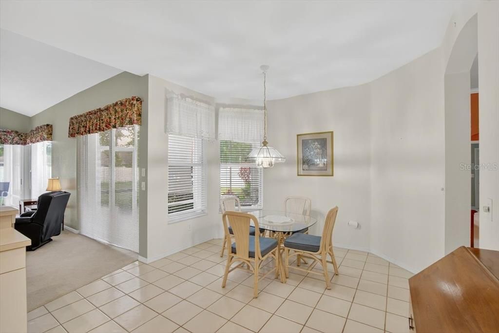 En Venta: $445,000 (4 camas, 3 baños, 2508 Pies cuadrados)