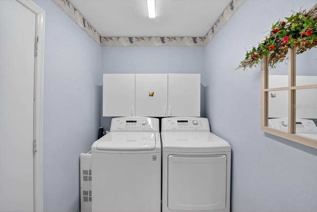 En Venta: $445,000 (4 camas, 3 baños, 2508 Pies cuadrados)