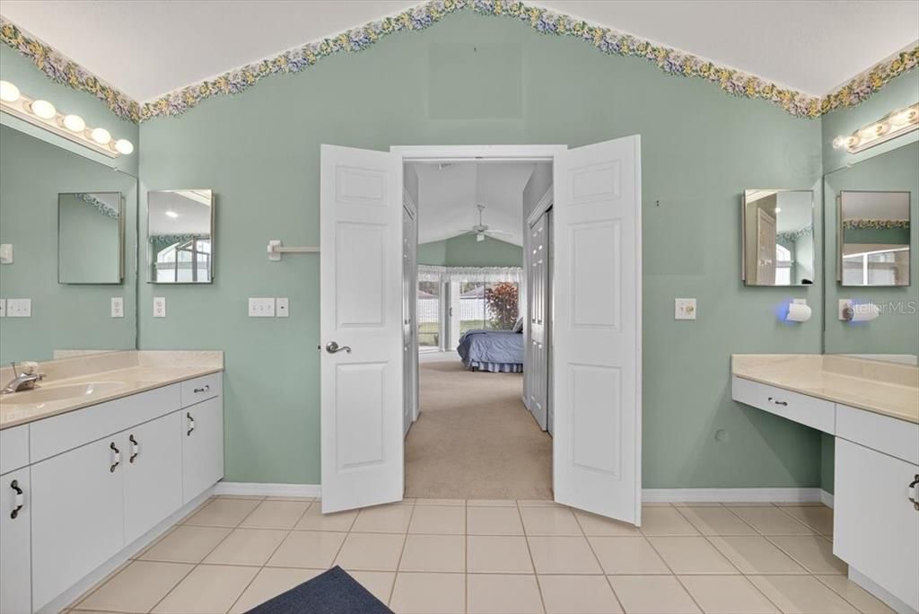 En Venta: $445,000 (4 camas, 3 baños, 2508 Pies cuadrados)