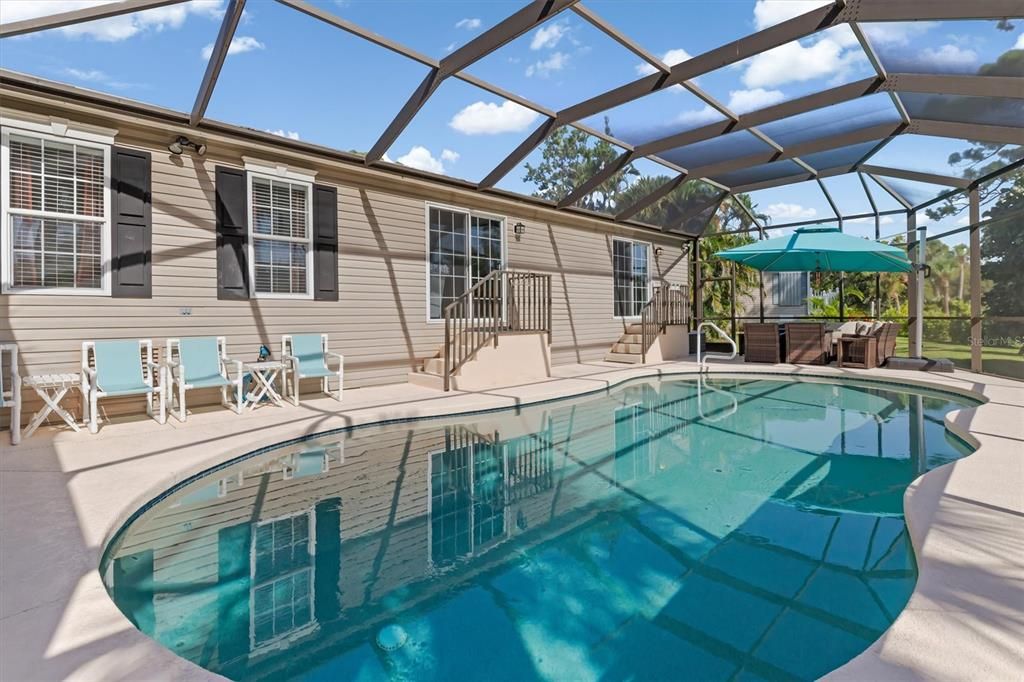 Active With Contract: $275,000 (2 beds, 2 baths, 1922 Square Feet)