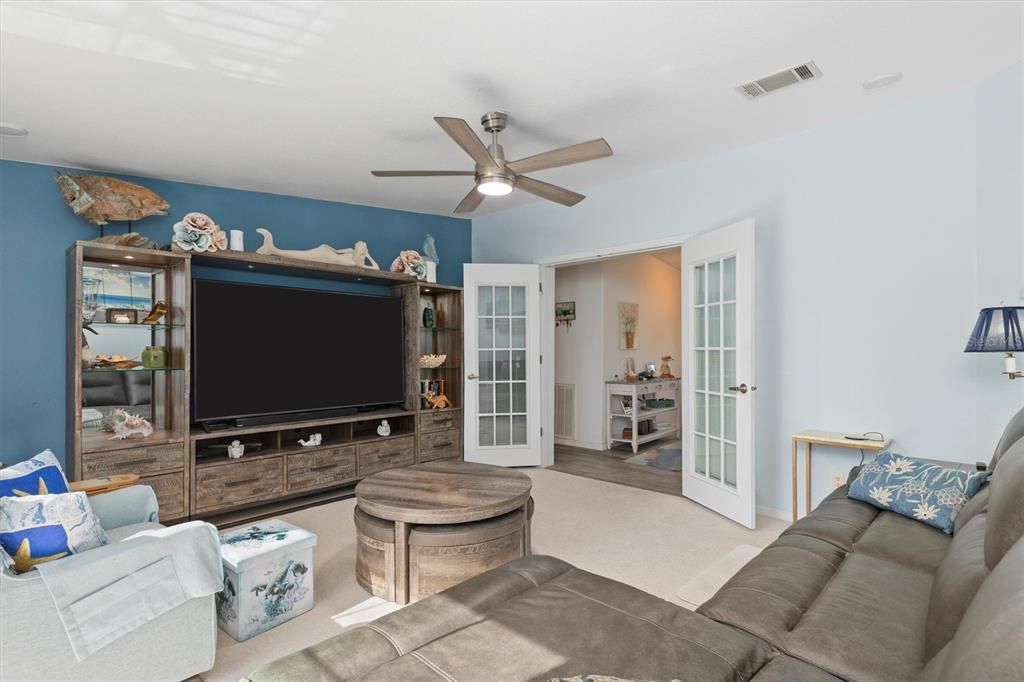 Active With Contract: $275,000 (2 beds, 2 baths, 1922 Square Feet)