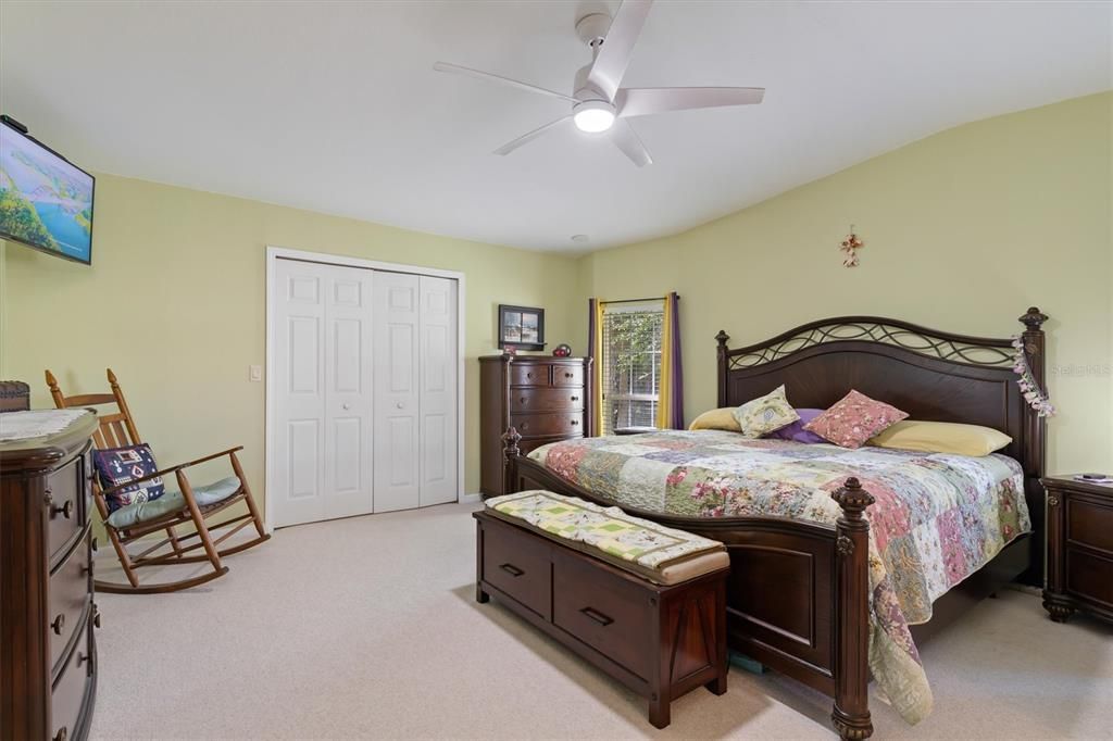 Active With Contract: $275,000 (2 beds, 2 baths, 1922 Square Feet)