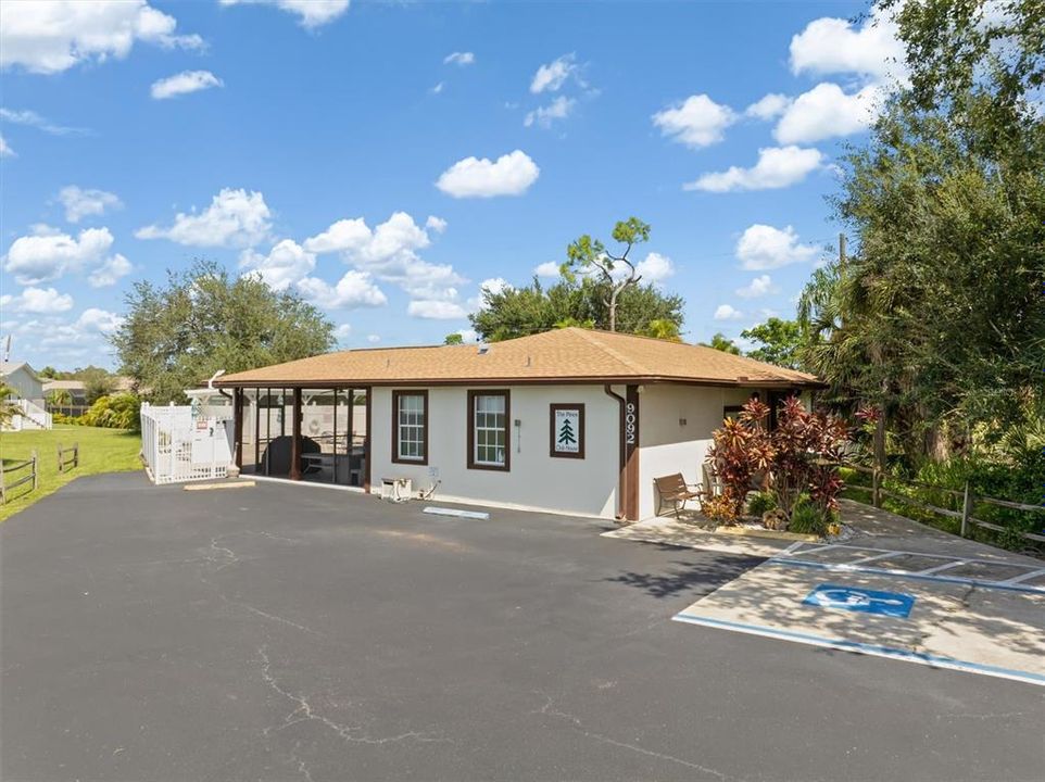 Active With Contract: $275,000 (2 beds, 2 baths, 1922 Square Feet)