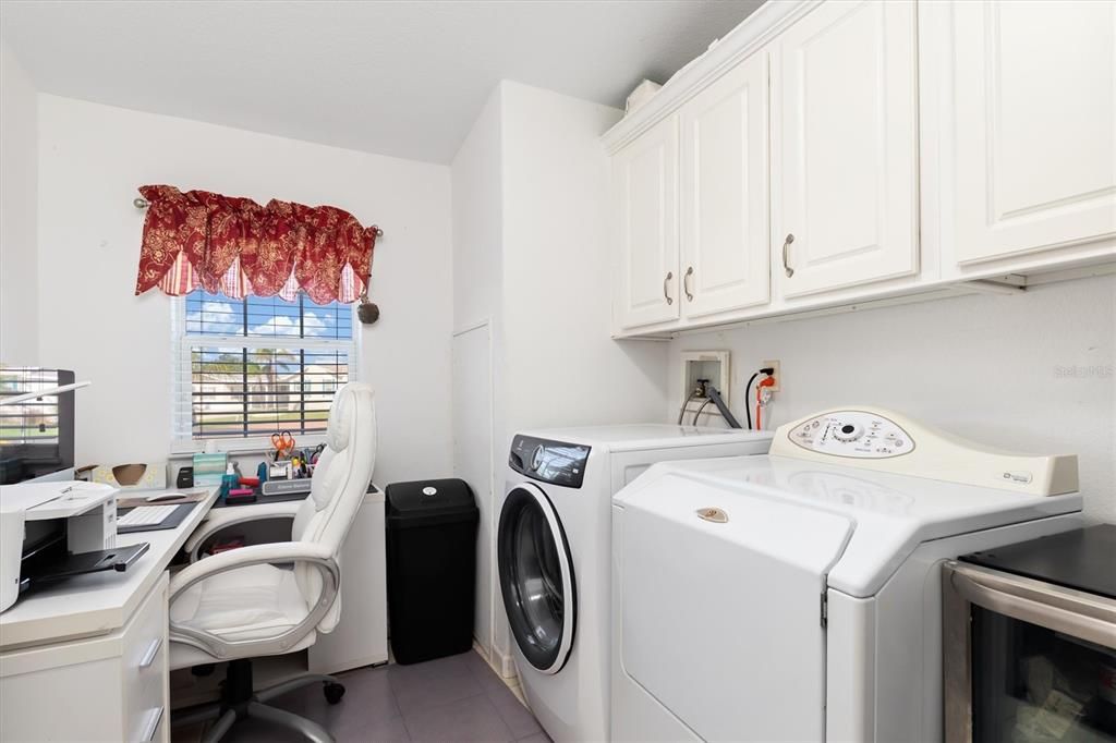 Active With Contract: $275,000 (2 beds, 2 baths, 1922 Square Feet)