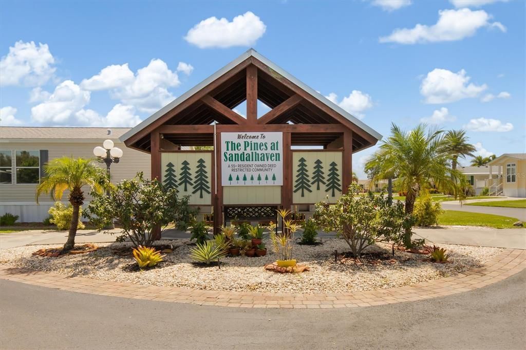 Active With Contract: $275,000 (2 beds, 2 baths, 1922 Square Feet)