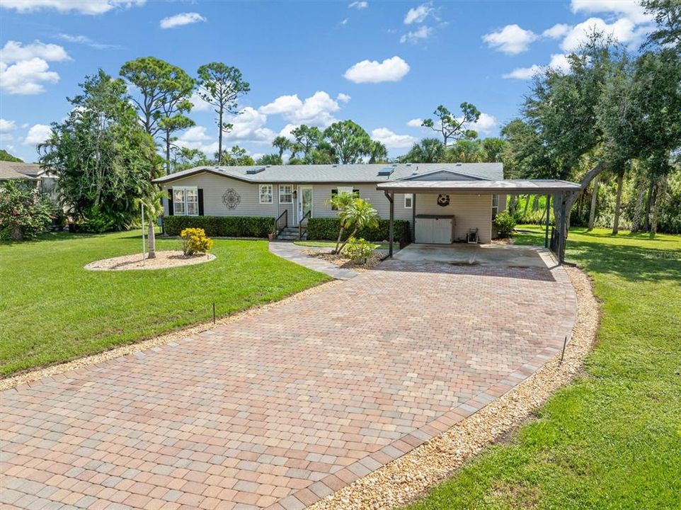 Active With Contract: $275,000 (2 beds, 2 baths, 1922 Square Feet)