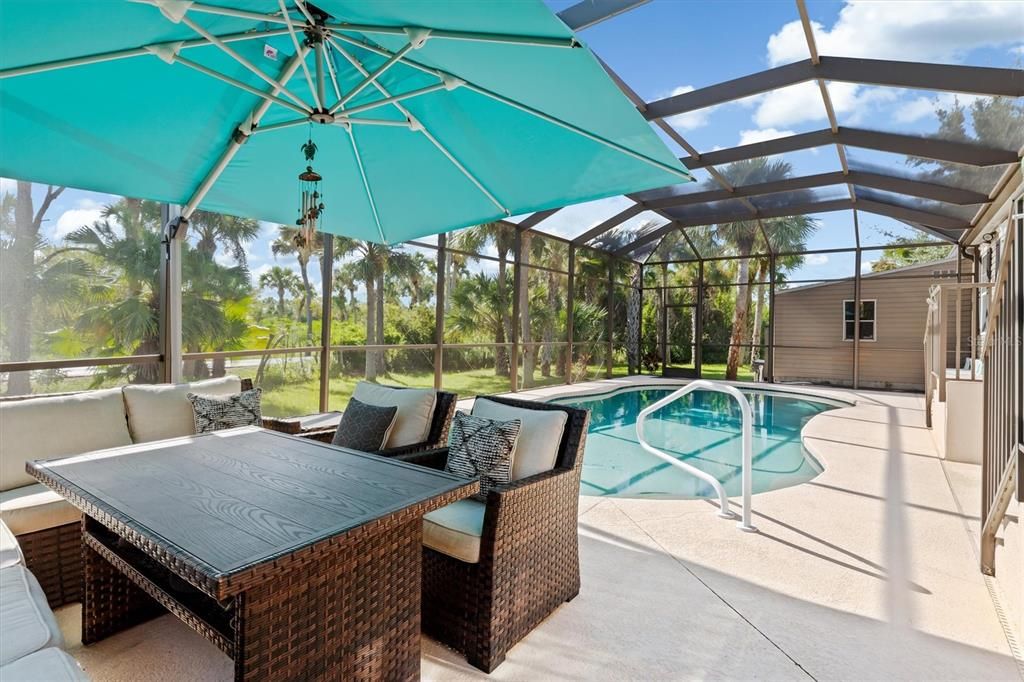 Active With Contract: $275,000 (2 beds, 2 baths, 1922 Square Feet)