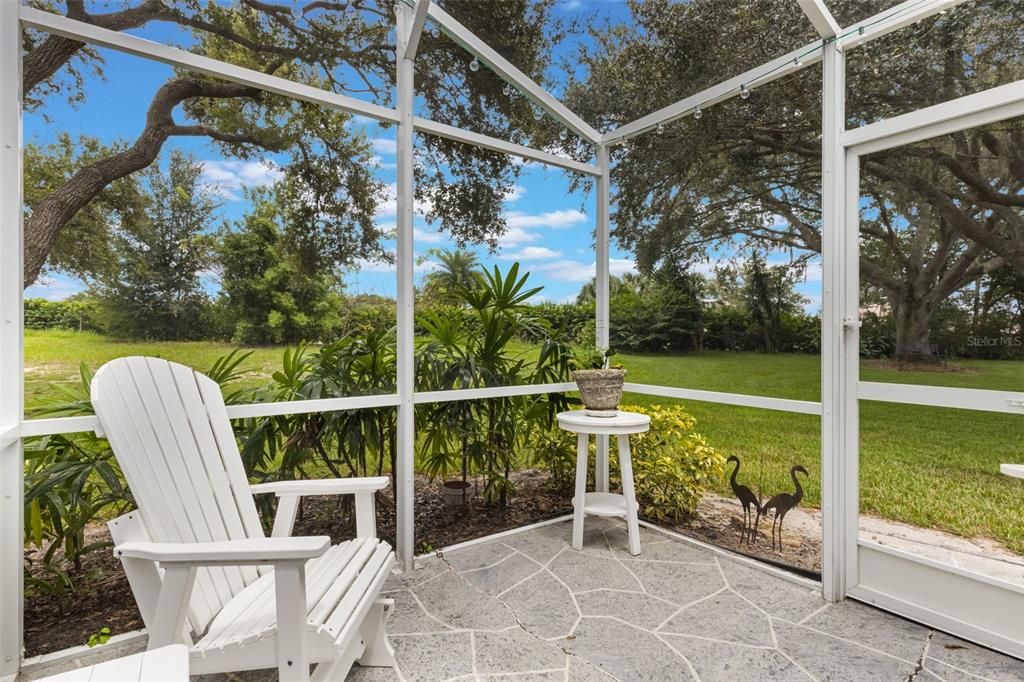 Active With Contract: $225,000 (2 beds, 2 baths, 1293 Square Feet)