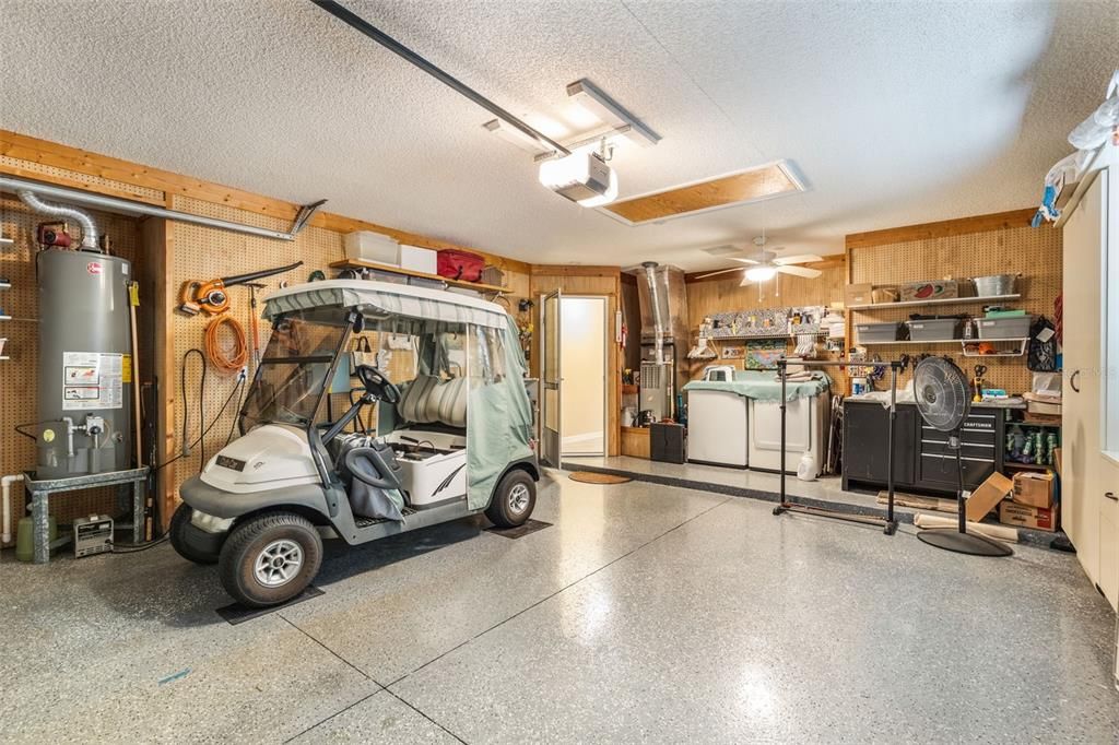 Active With Contract: $225,000 (2 beds, 2 baths, 1293 Square Feet)