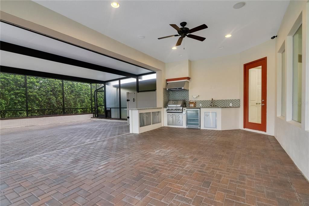 En Venta: $1,199,999 (6 camas, 5 baños, 4389 Pies cuadrados)