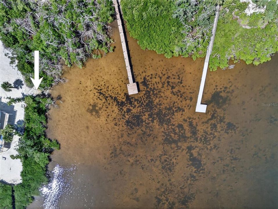 На продажу: $1,990,000 (0.44 acres)