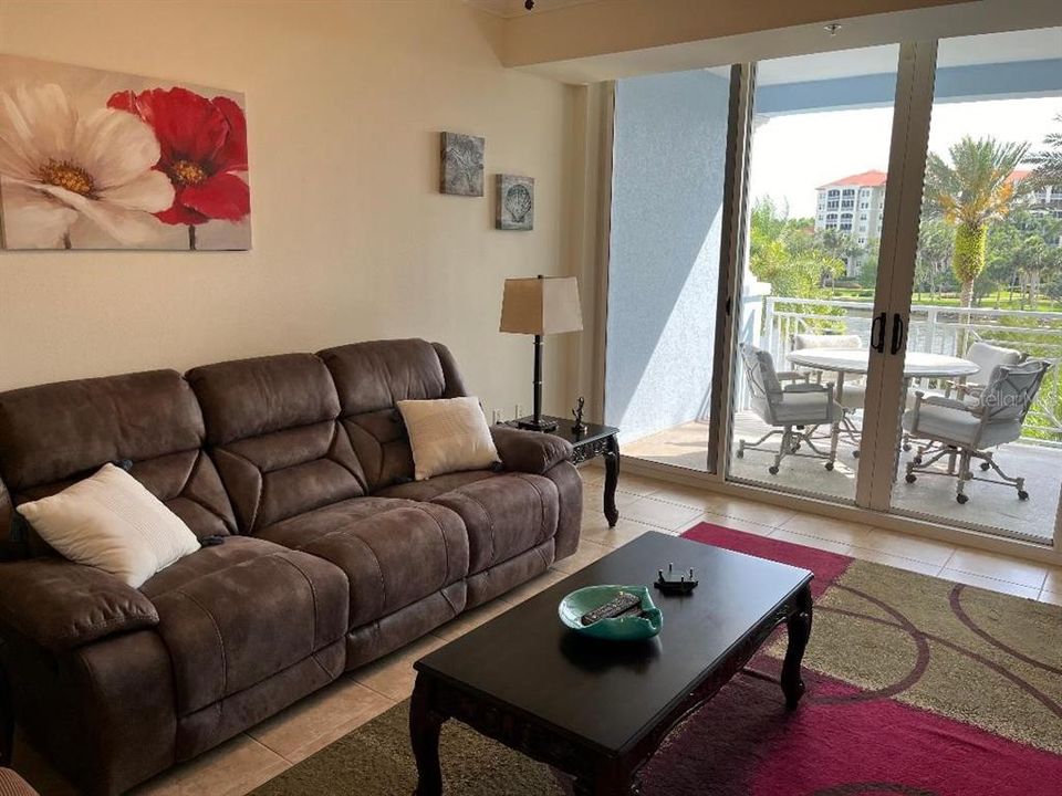 В аренду: $2,999 (2 спален, 2 ванн, 1351 Квадратных фут)