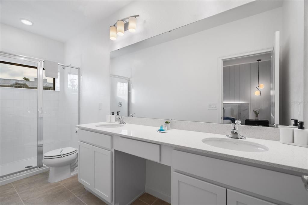 En Venta: $980,000 (5 camas, 5 baños, 1918 Pies cuadrados)