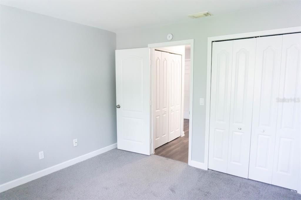 For Sale: $157,900 (2 beds, 2 baths, 918 Square Feet)