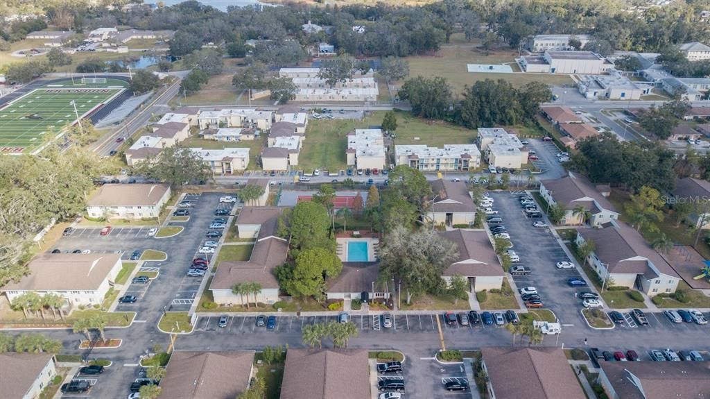 For Sale: $157,900 (2 beds, 2 baths, 918 Square Feet)