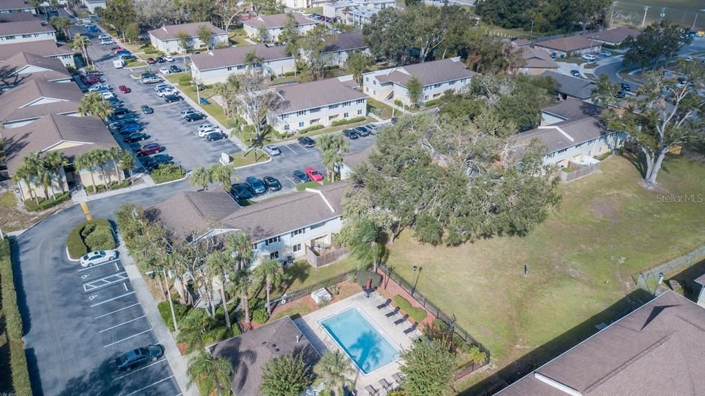 For Sale: $157,900 (2 beds, 2 baths, 918 Square Feet)