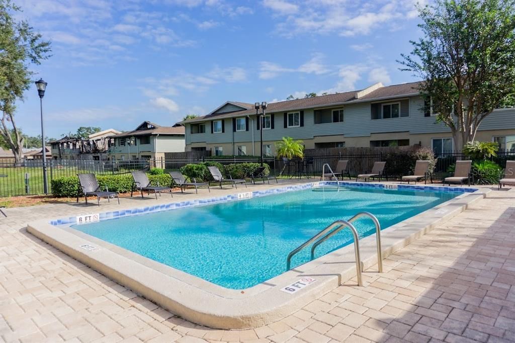 For Sale: $157,900 (2 beds, 2 baths, 918 Square Feet)