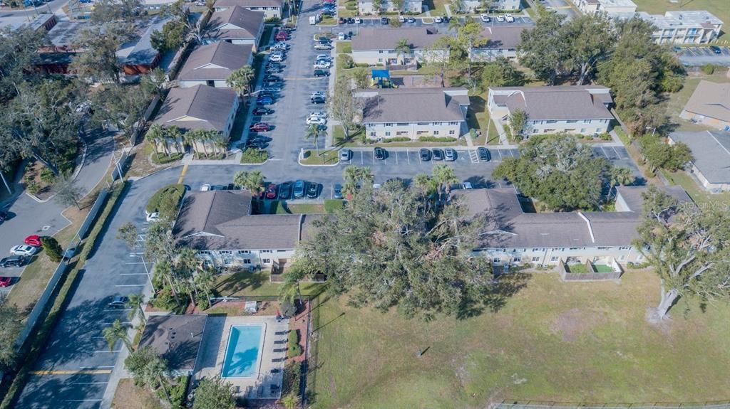 For Sale: $157,900 (2 beds, 2 baths, 918 Square Feet)