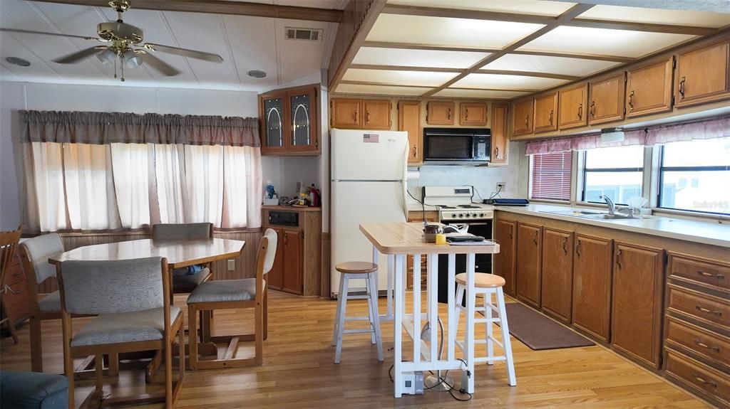 На продажу: $130,000 (1 спален, 1 ванн, 668 Квадратных фут)