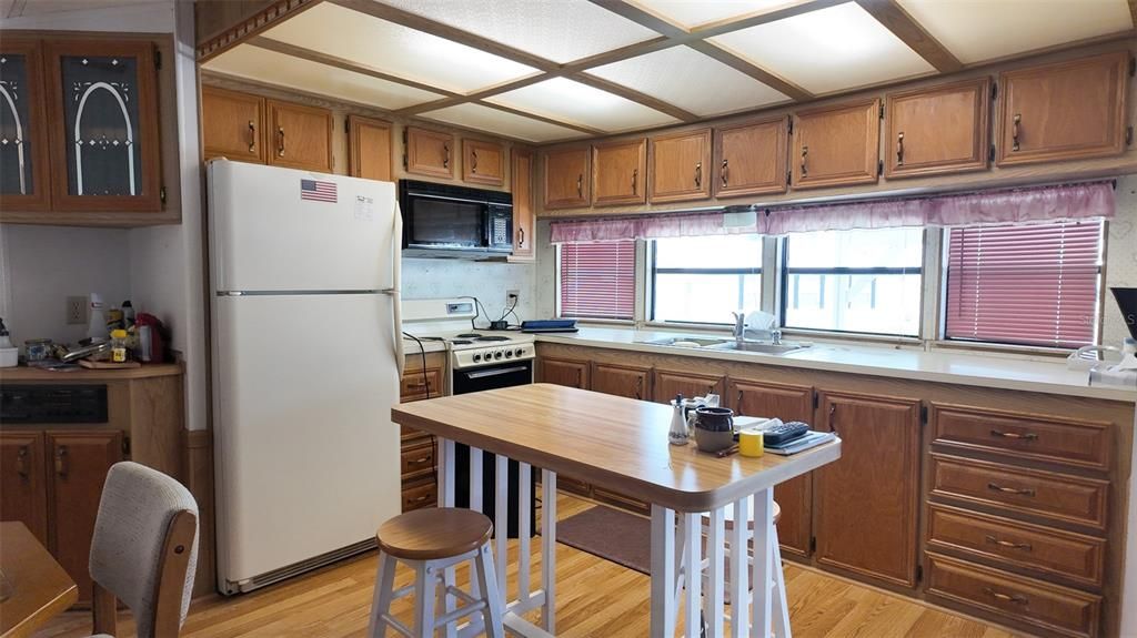 На продажу: $130,000 (1 спален, 1 ванн, 668 Квадратных фут)