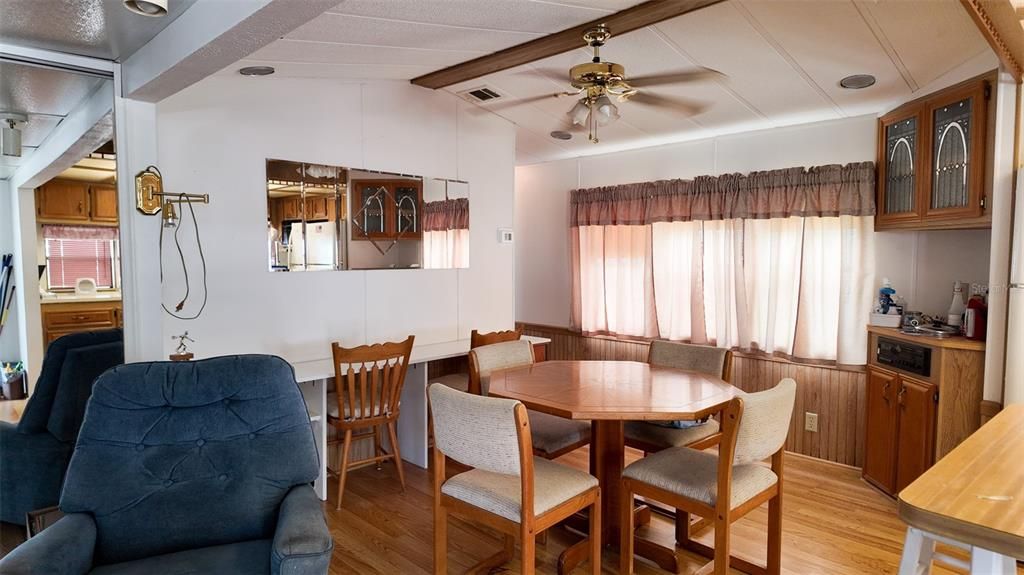 На продажу: $130,000 (1 спален, 1 ванн, 668 Квадратных фут)