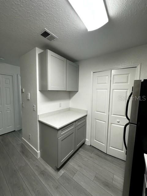 合同活跃: $275,000 (3 贝兹, 2 浴室, 1193 平方英尺)