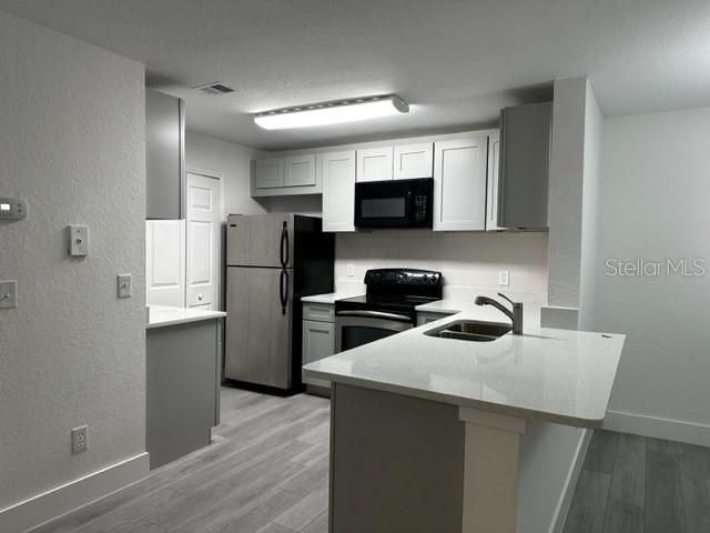 合同活跃: $275,000 (3 贝兹, 2 浴室, 1193 平方英尺)