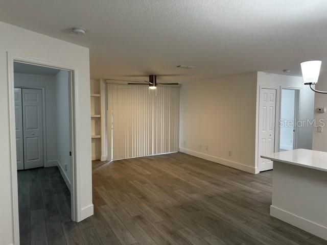 合同活跃: $275,000 (3 贝兹, 2 浴室, 1193 平方英尺)