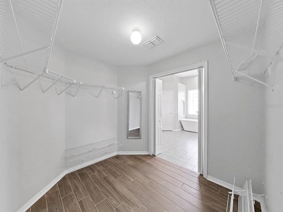 For Rent: $2,750 (4 beds, 2 baths, 2169 Square Feet)