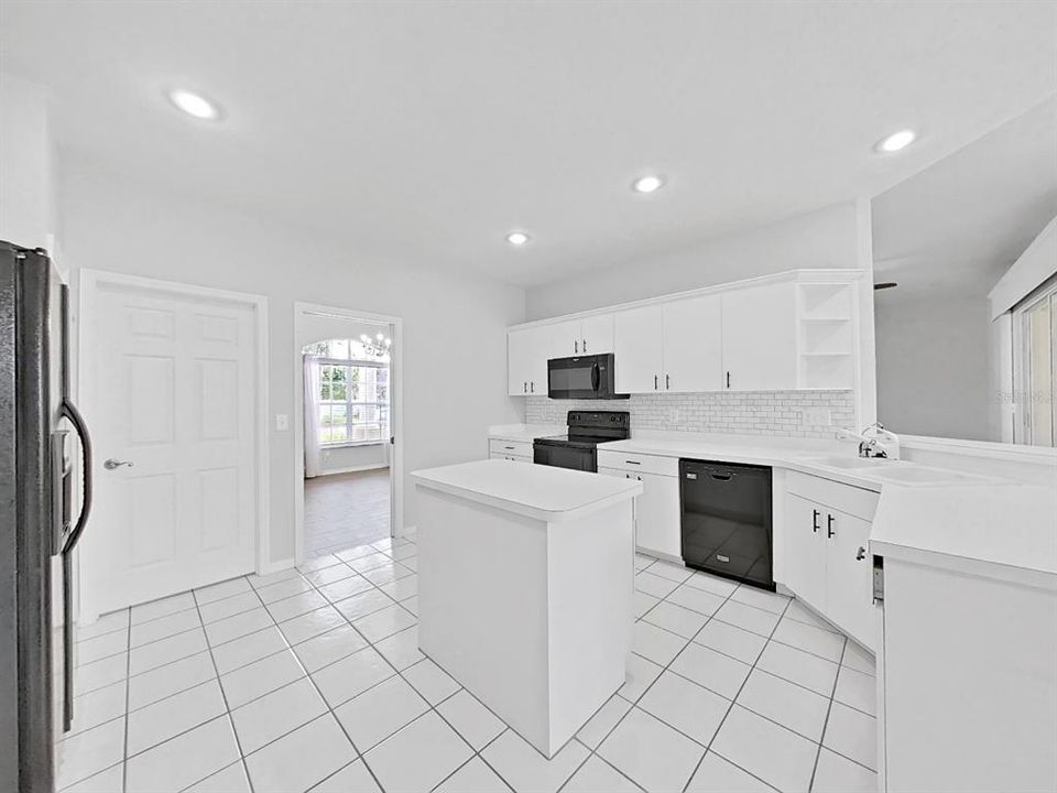 For Rent: $2,750 (4 beds, 2 baths, 2169 Square Feet)