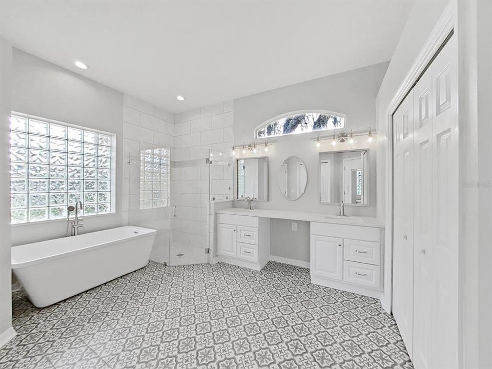 For Rent: $2,750 (4 beds, 2 baths, 2169 Square Feet)