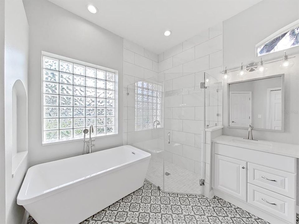 For Rent: $2,750 (4 beds, 2 baths, 2169 Square Feet)