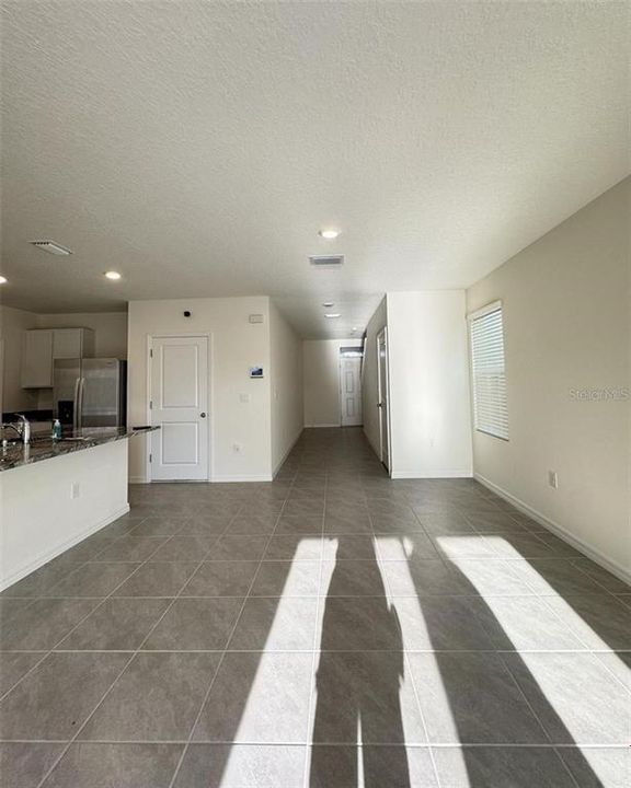 合同活跃: $2,850 (5 贝兹, 3 浴室, 2447 平方英尺)