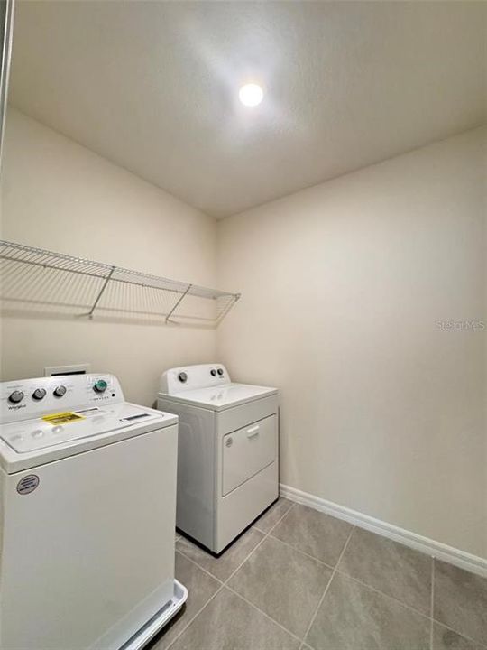 合同活跃: $2,850 (5 贝兹, 3 浴室, 2447 平方英尺)