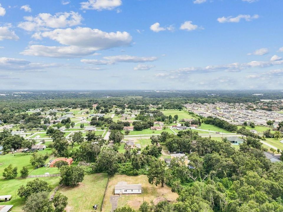 Под контрактом: $349,996 (5 спален, 2 ванн, 2094 Квадратных фут)