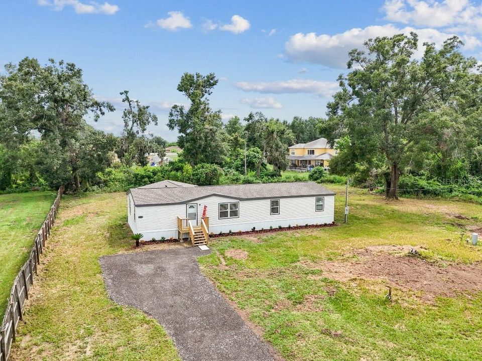 Под контрактом: $349,996 (5 спален, 2 ванн, 2094 Квадратных фут)