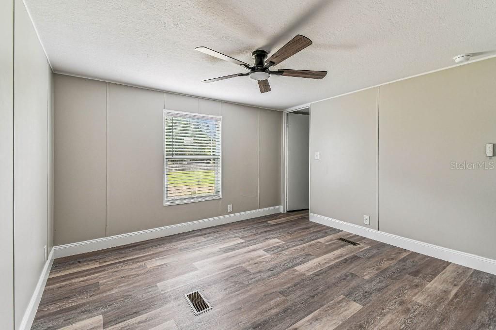 Под контрактом: $349,996 (5 спален, 2 ванн, 2094 Квадратных фут)