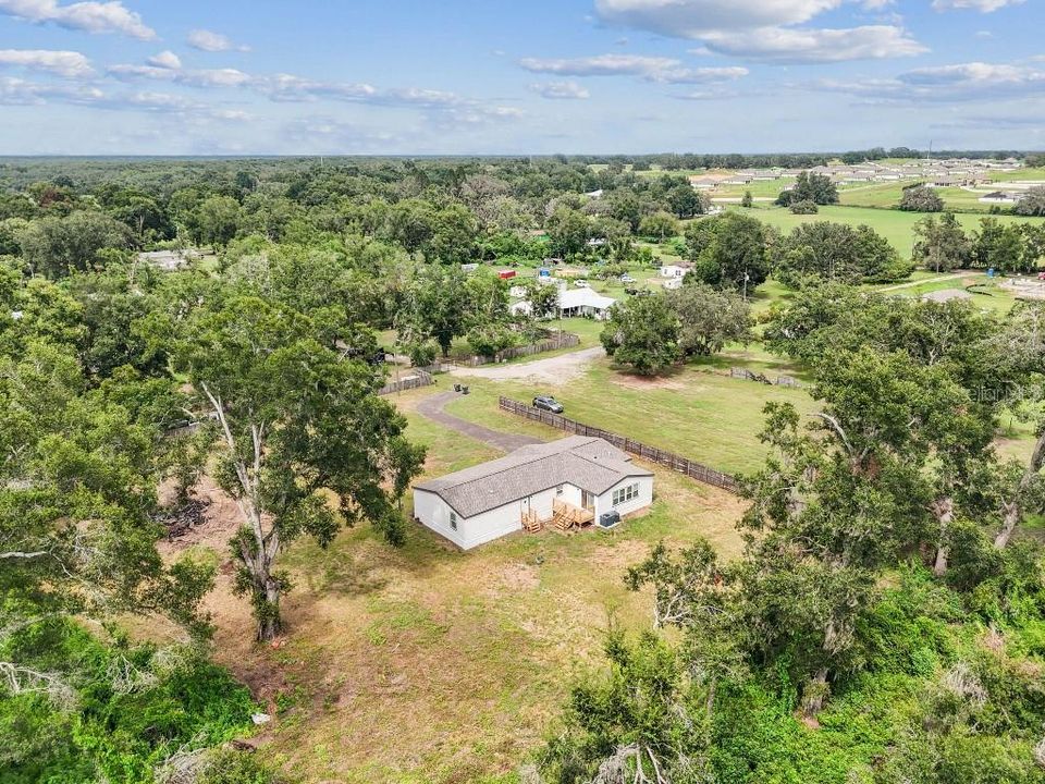 Под контрактом: $349,996 (5 спален, 2 ванн, 2094 Квадратных фут)