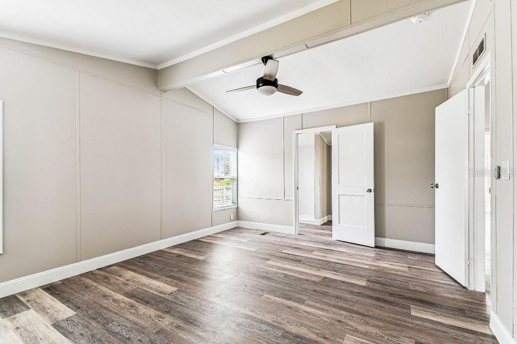 Под контрактом: $349,996 (5 спален, 2 ванн, 2094 Квадратных фут)