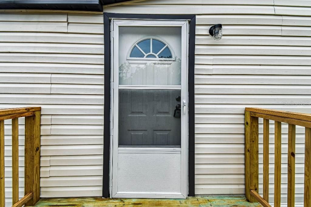 Под контрактом: $349,996 (5 спален, 2 ванн, 2094 Квадратных фут)